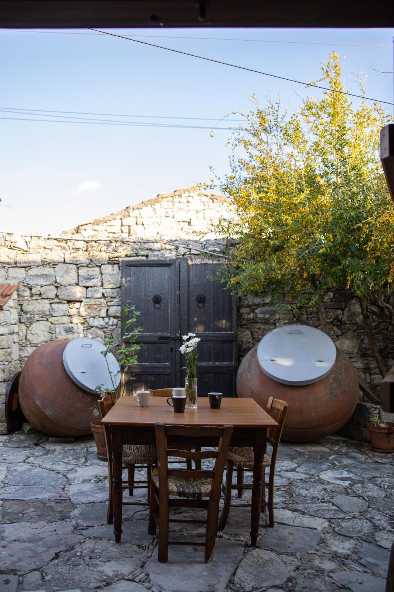 Apanemia Inn House Lofou Exterior foto
